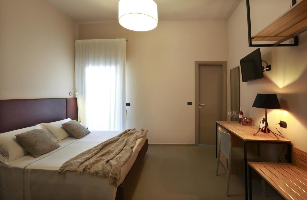 Hotel Aloisi Lecce Esterno foto